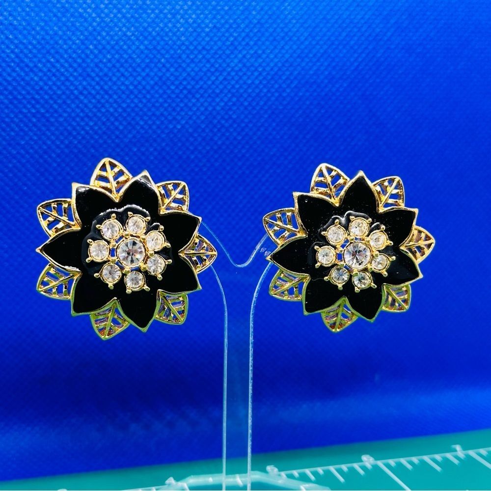 VTG AVON FESTIVE SPARKLE ENAMEL POINSETTIA post EARRINGS 1992 810